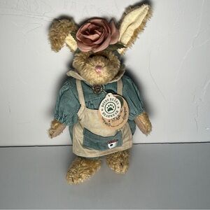 Boyds Bears & Friends Emily Babbit 9150 Smock Flower Plush Stuffed 8" Rabbit WT